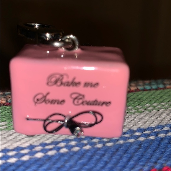 Juicy Couture Cupcake Oven Charm VINTAGE RETRO - Picture 7 of 7